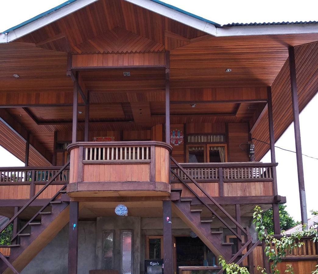 Sunset Guest House & Bar Bunaken Luaran gambar