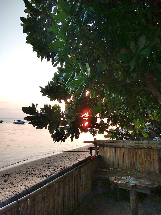 Sunset Guest House & Bar Bunaken Luaran gambar