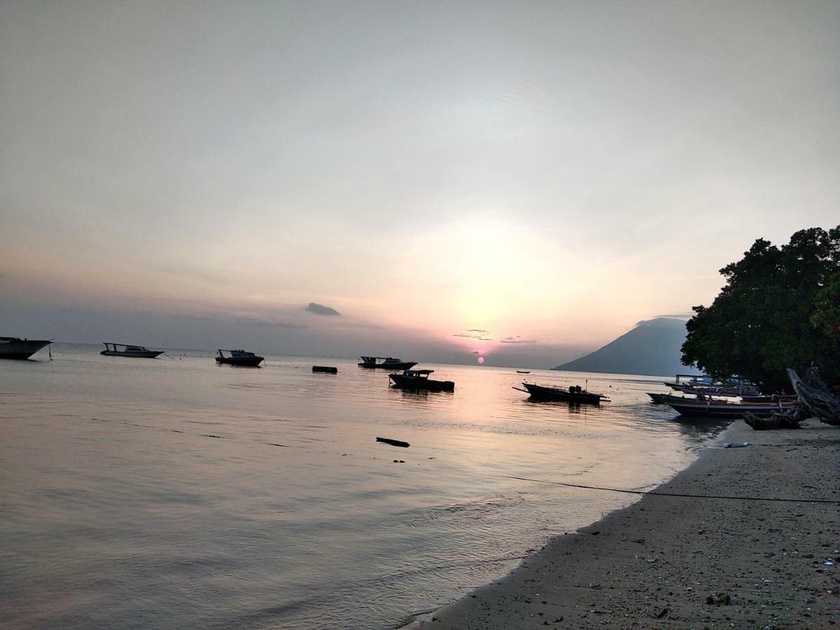 Sunset Guest House & Bar Bunaken Luaran gambar
