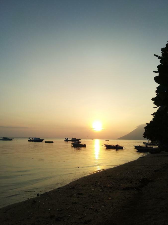 Sunset Guest House & Bar Bunaken Luaran gambar